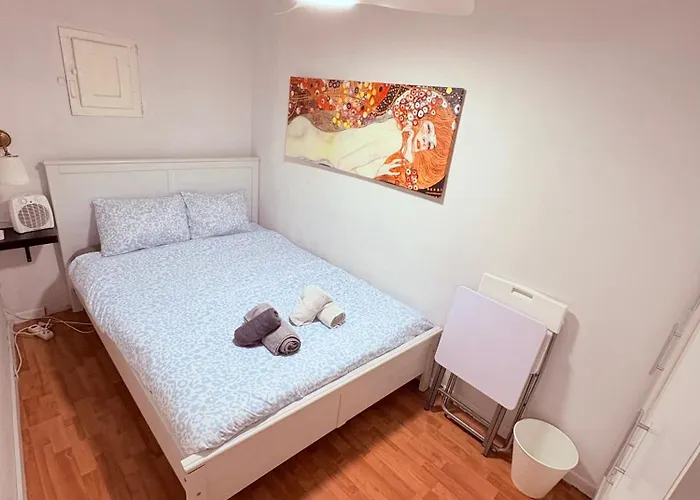 Stunning Flat For 6 People 3 Blocks From The Welcome Breakfast